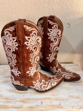 Cavender’s  Brown Leather Cowboy Boots with White Embroidered Floral Design